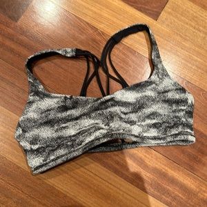 Lululemon sports bra